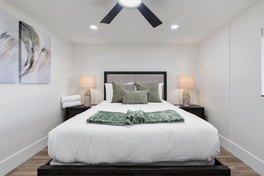 All-new Luxe Stay Views, Sauna & Hot Tub 7 Bedroom Villa