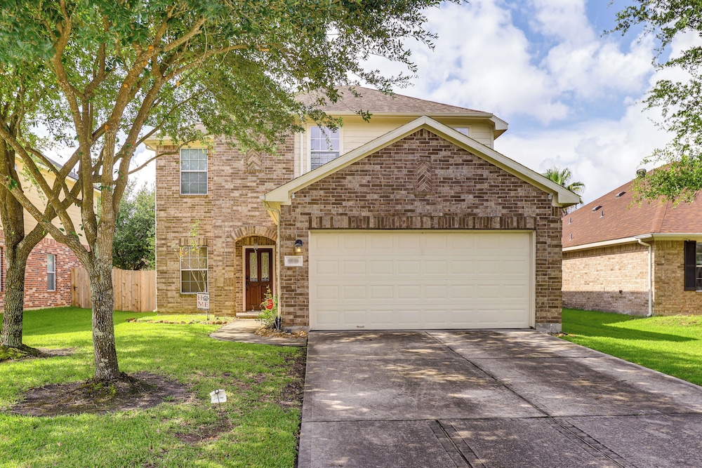 Fish & Hike: Pet-friendly Humble Home w/ Yard