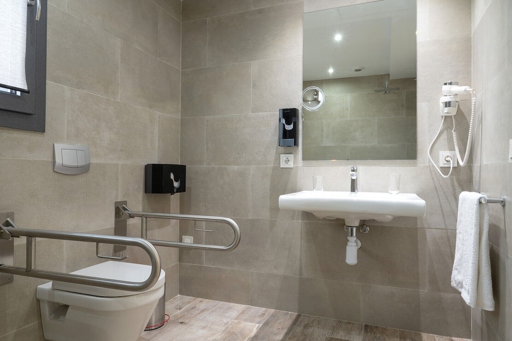 THE MIRROR & SPA by Elegant Residences