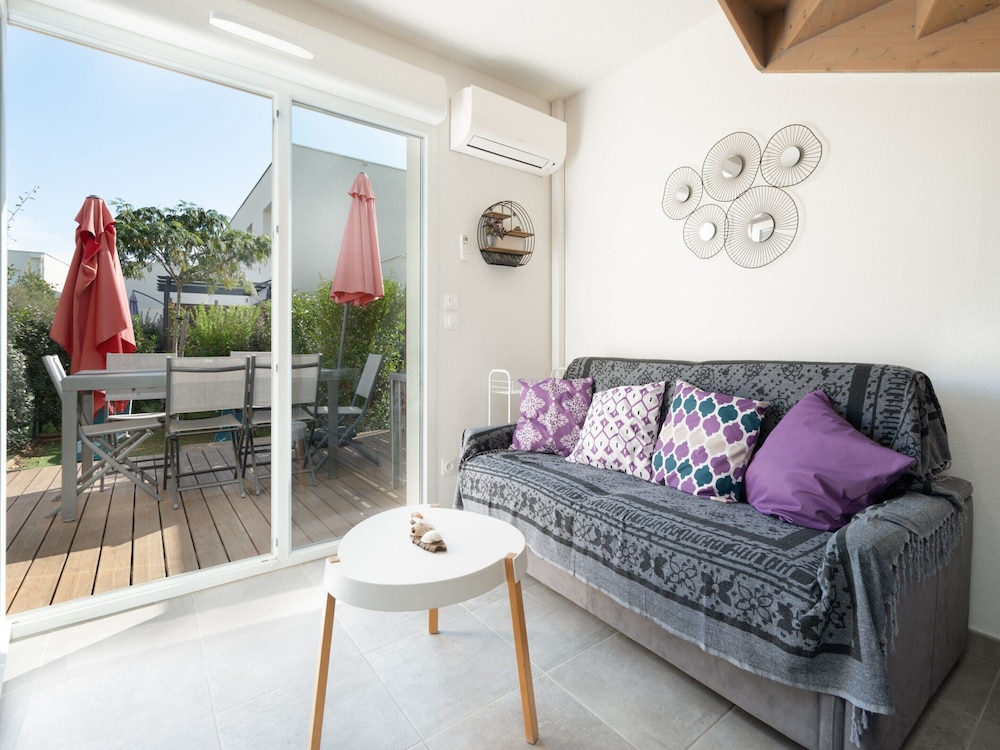 Cozy Villa Near Serignan Beach