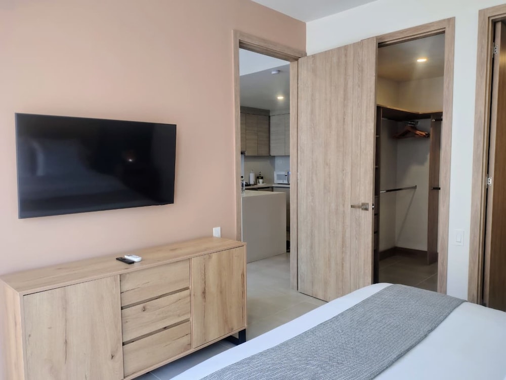 w Minimalist 1BR w Amazing View in Morros Eos