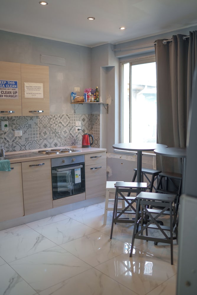 Lion University & Youth Hostel Milano
