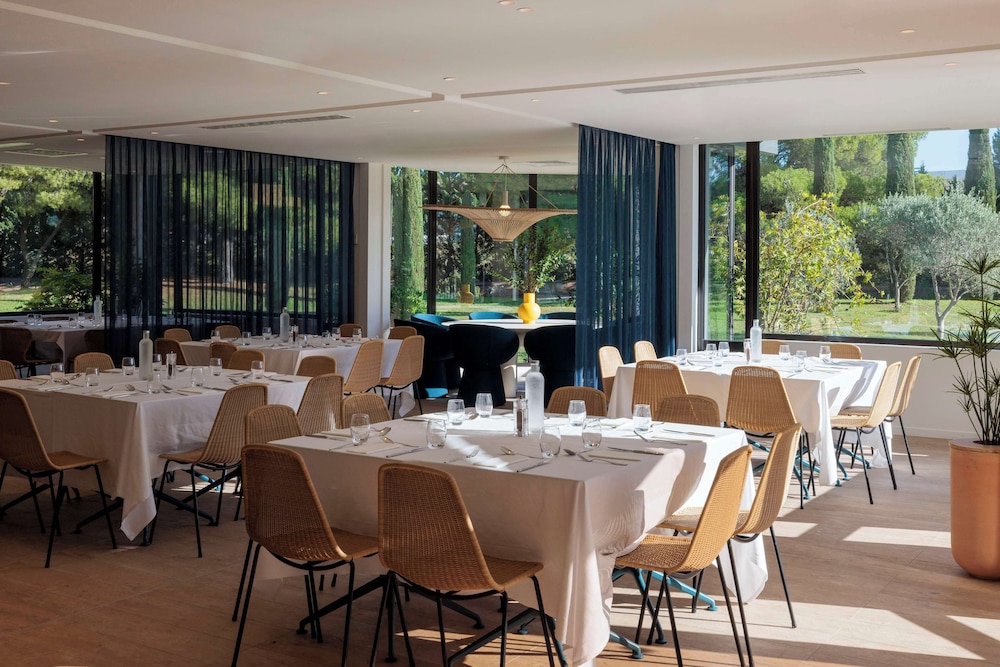 Vitrolles Vacations - Hilton Garden Inn Marseille Provence Airport - Property Image 1