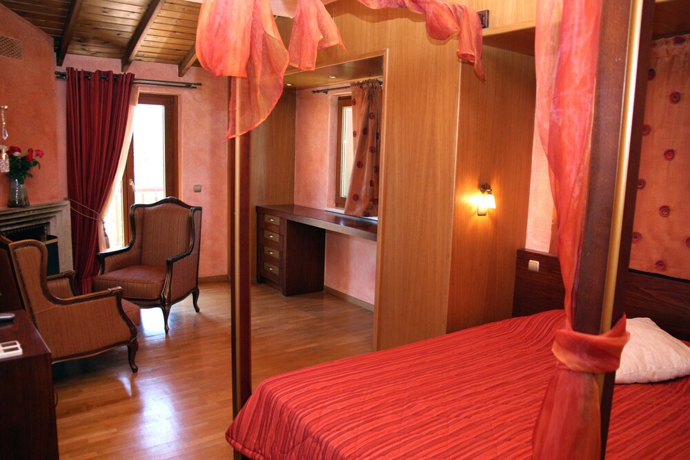 Athina Luxury Villas