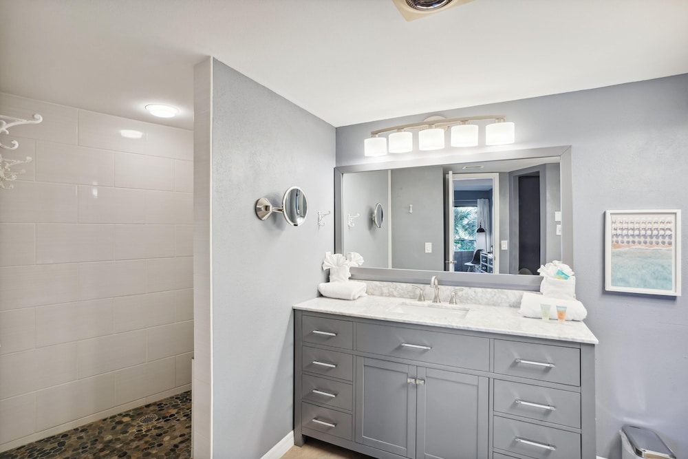 Land's End 1-306 Bay Front- Premier