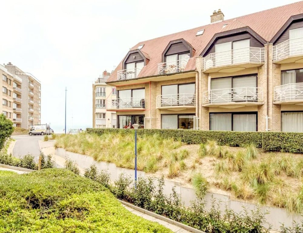 Apartment in Nieuwpoort With Coastal Views