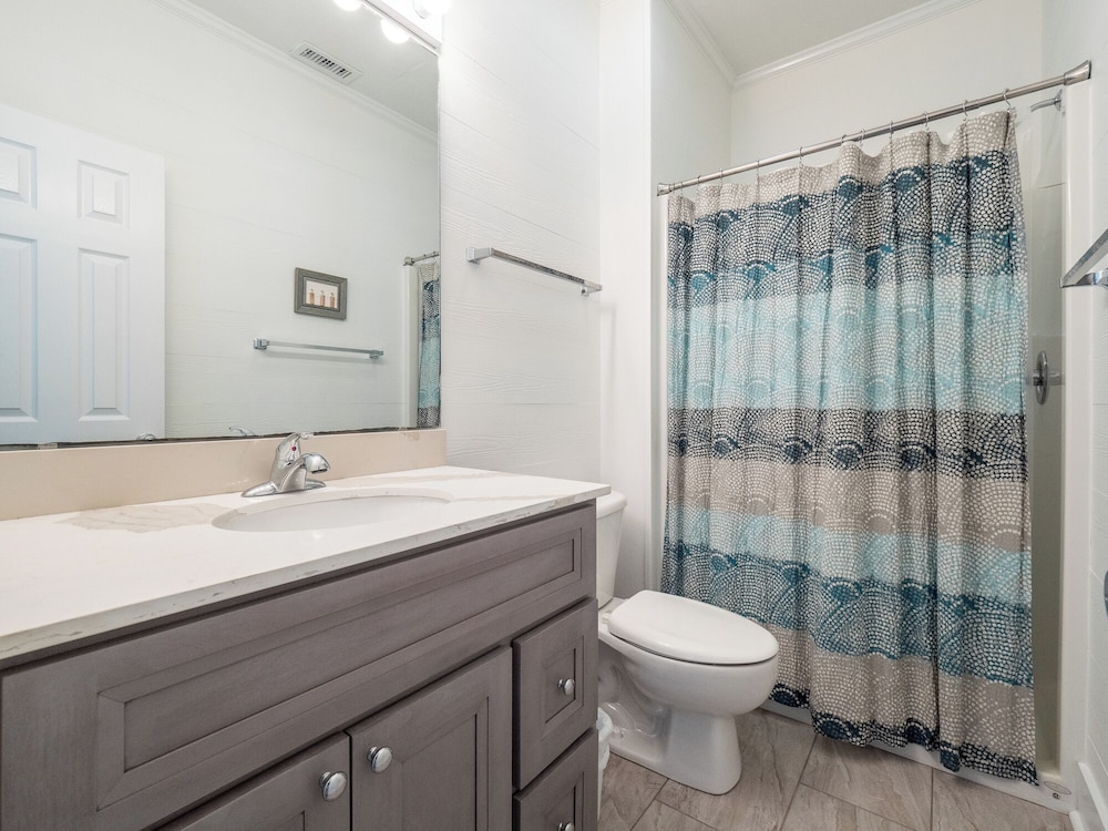 Green Dolphin by Topsail Realty