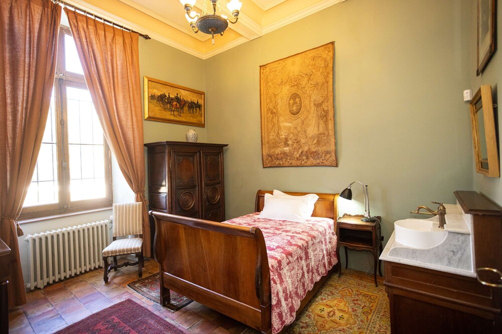 18th Century Ch Teau With Stunning Pool Gardens