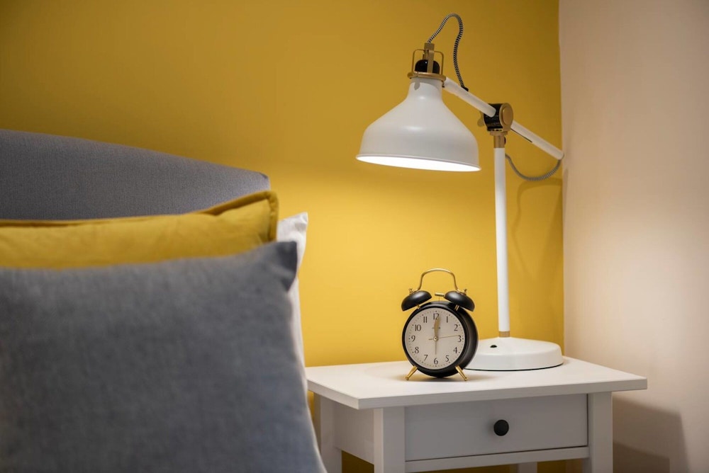 Contemporary 1BR Home Parking - Quiet - Ambleside