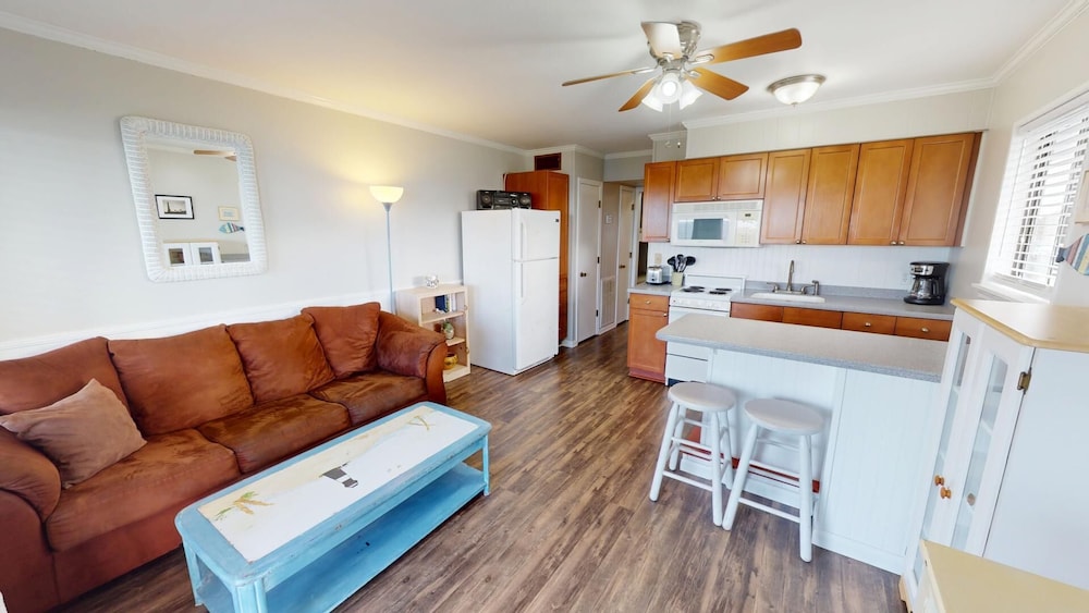Beach Racquet B by Tybee Vacation Rentals