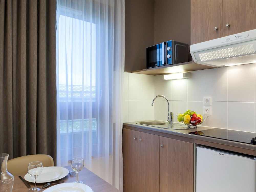 Apartment Near Geneva With Parking