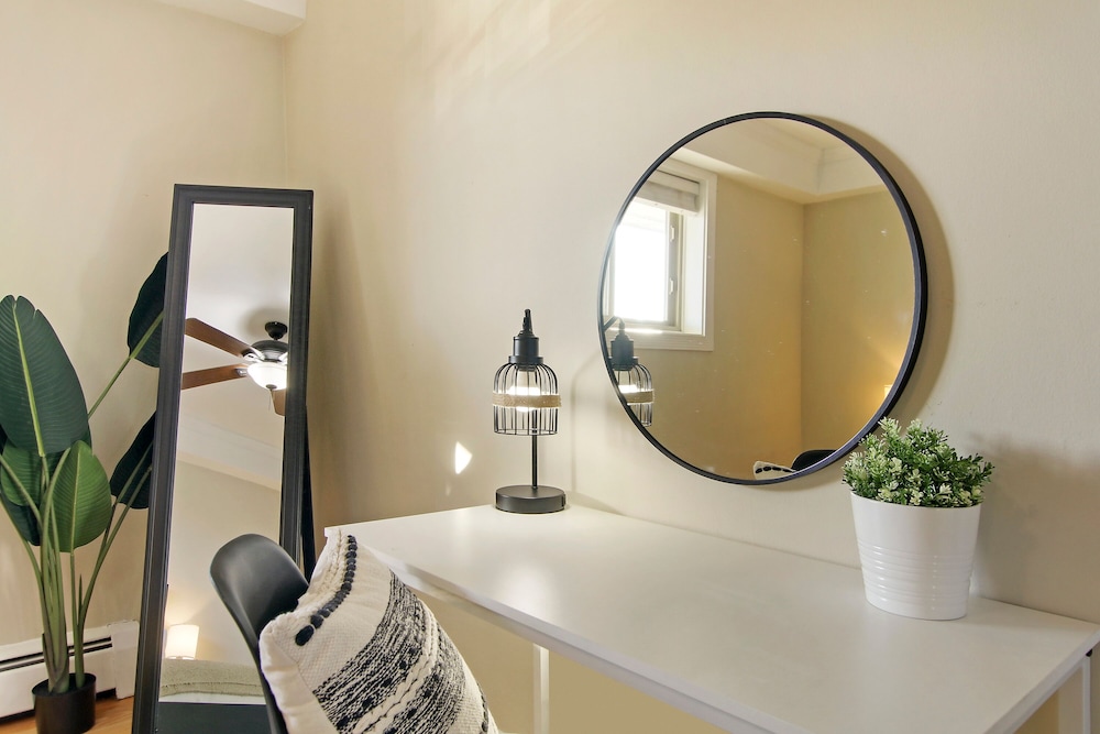 Sunny 1BR Apt in Suburb - Salem 3C rep