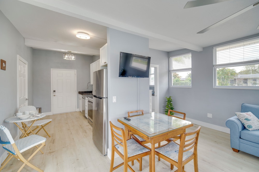 5 Mi to Beaches: Melbourne Duplex w/ Pool!