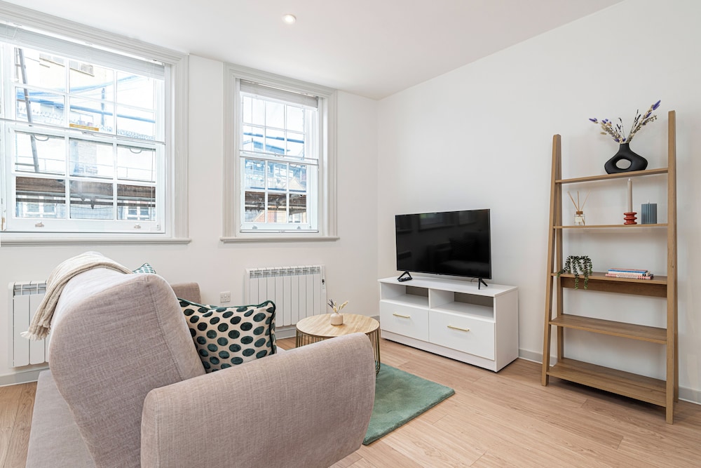JOIVY Stylish 1 bed flats in Soho