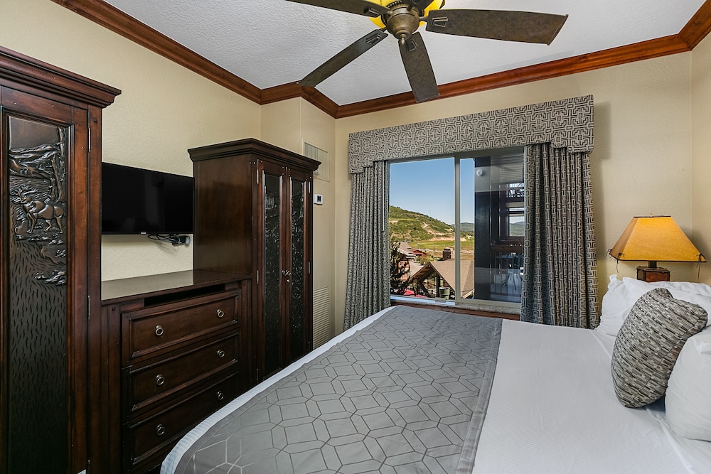 White Pines 2BD at Westgate