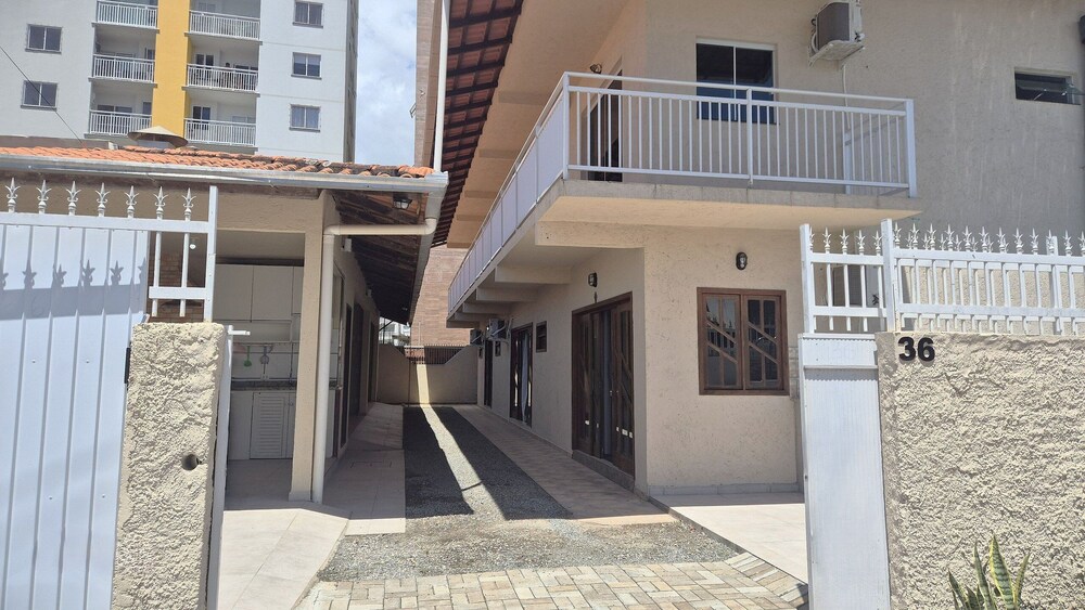 Fully Equipped Houses in a Condominium With a Pool, 110m From the Beach - Onis
