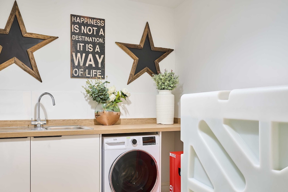 Host Stay Albert House