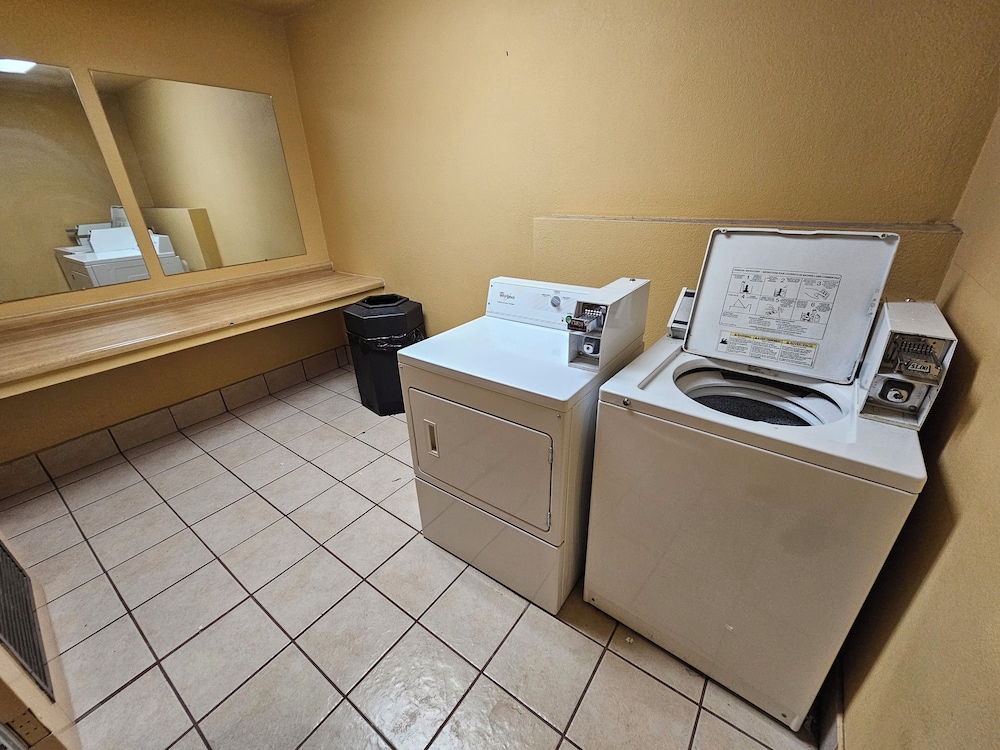Roswell Vacations - Clarion Inn  Suites - Property Image 8