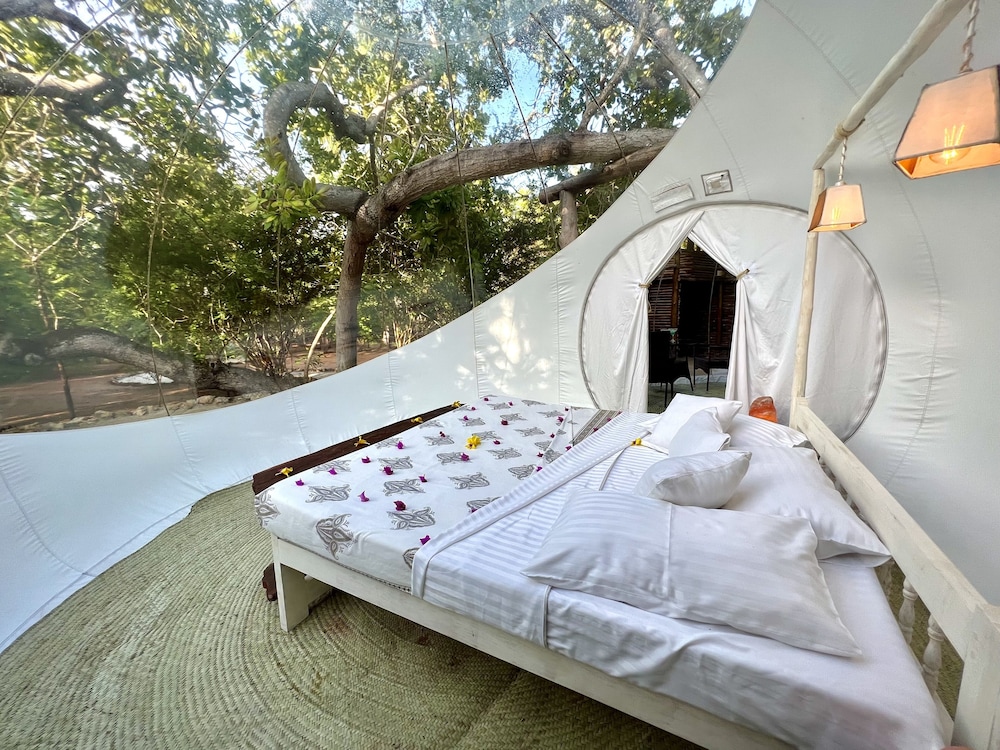 Rock and Sea Resort