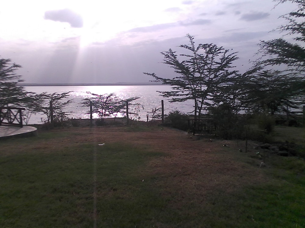 Sirville Lake Elementaita Lodge