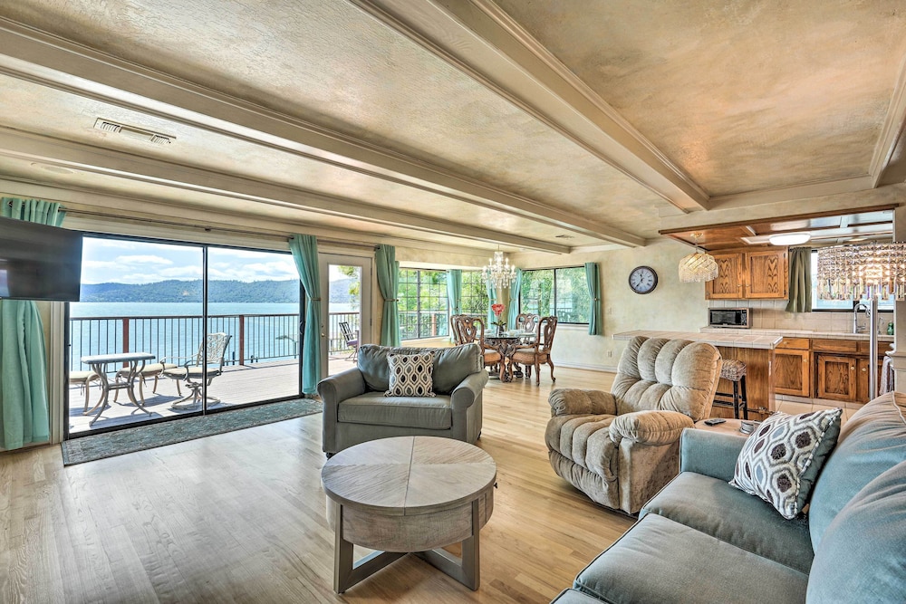 Stunning CA Getaway on the Shores of Clear Lake! view 4