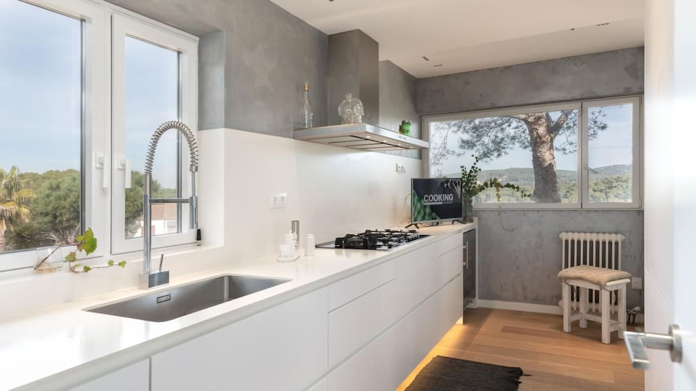 Ferran in Llafranc With 4 Bedrooms and 2 Bathrooms
