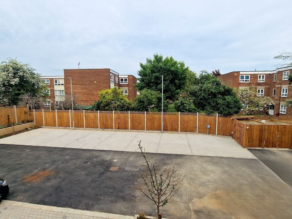 FlexiLux Stays - Luxury New Apt. L1B134
