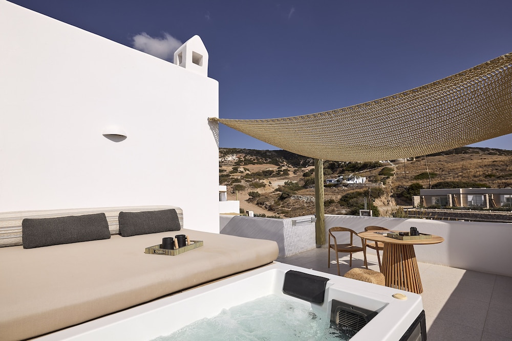Artemis Seaside Resort