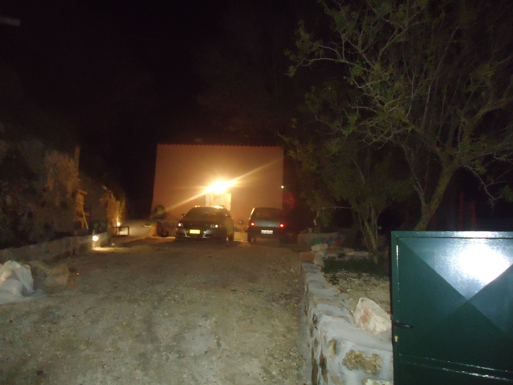 Rodies Cottage view 4