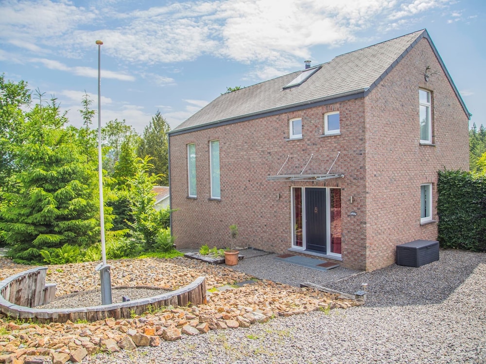 Holiday Home With a Terrace in Warisy