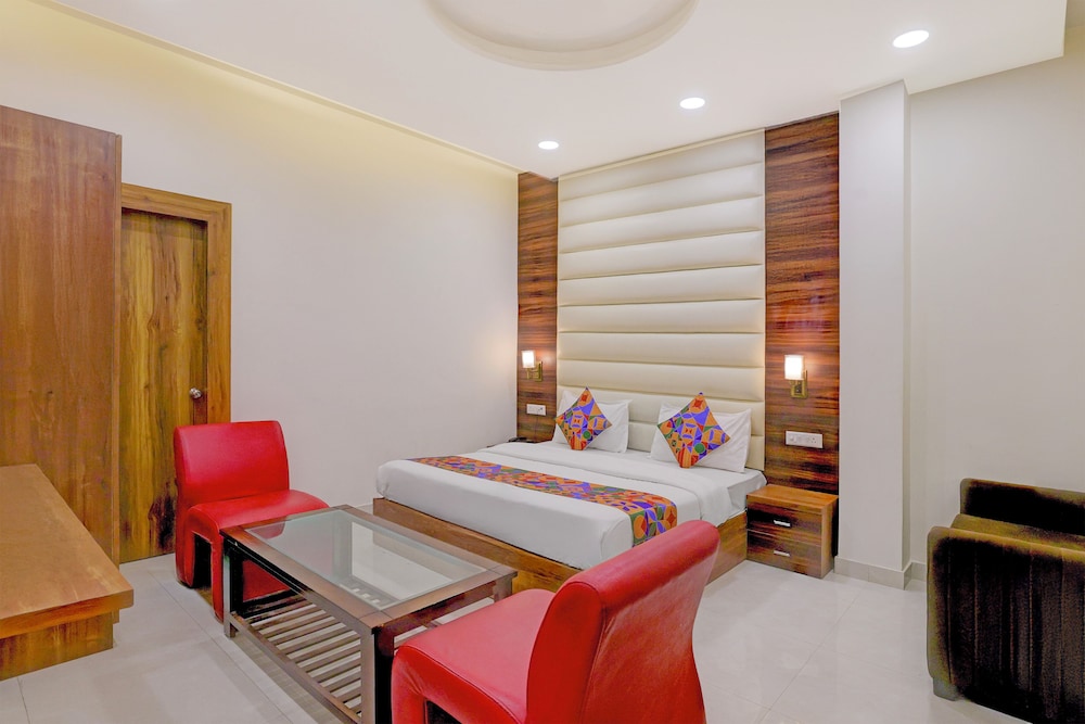 Fabhotel The Elegant