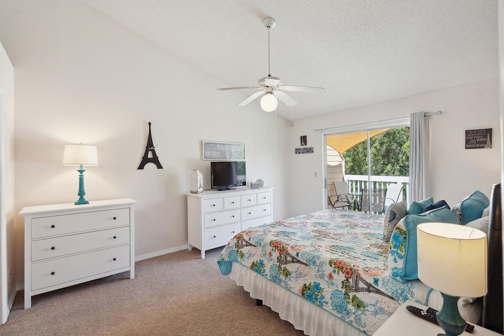 Sweetwater Club 3 Bedroom Condo 7 miles to Disney 3 Condo