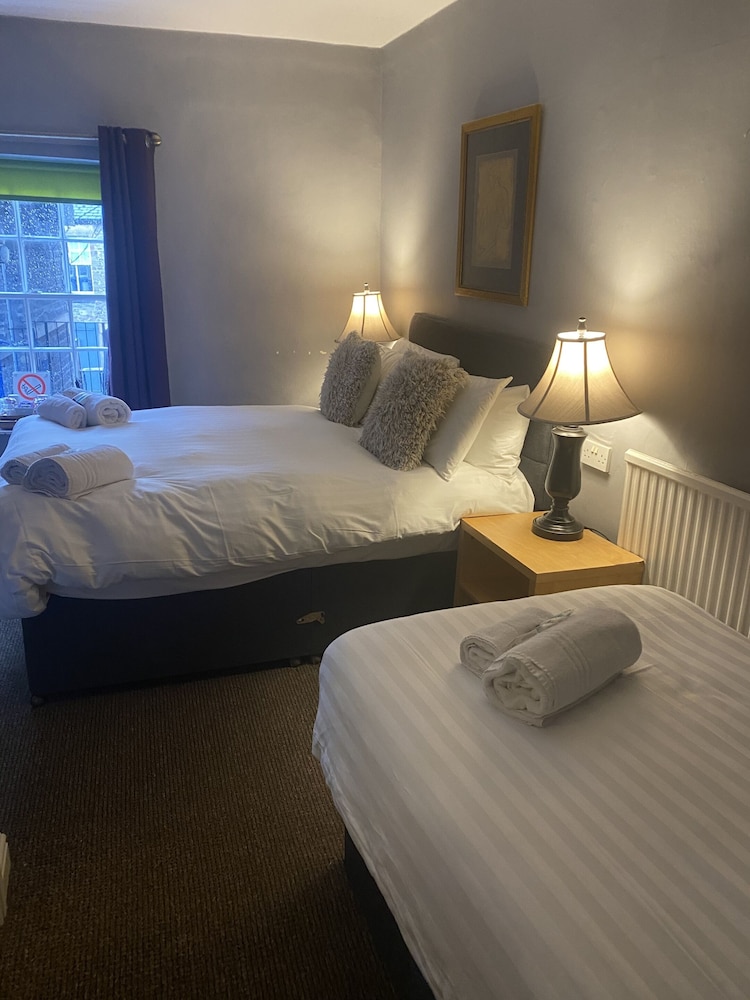 Turf Hotel