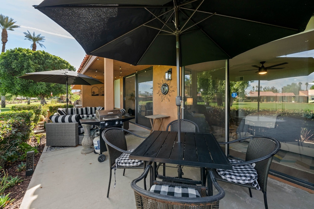 Designer Seville Condo w Golf Mountain Views