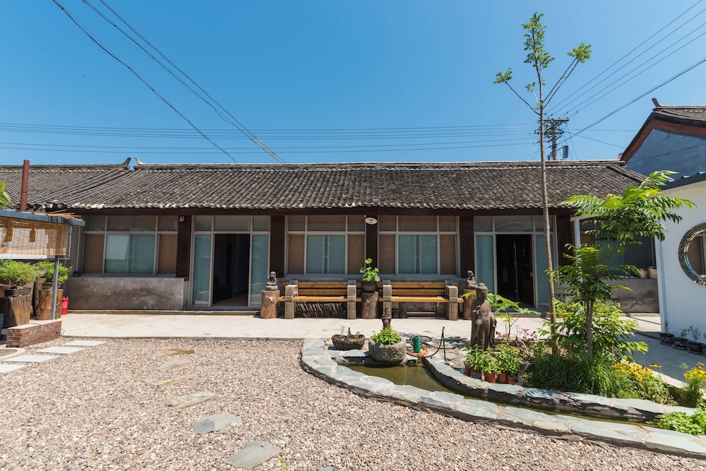 B&B  under  GreatWall