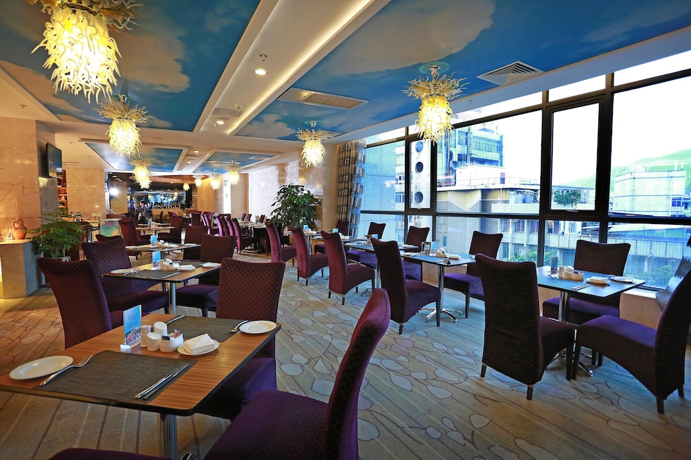 Ramada Longyan