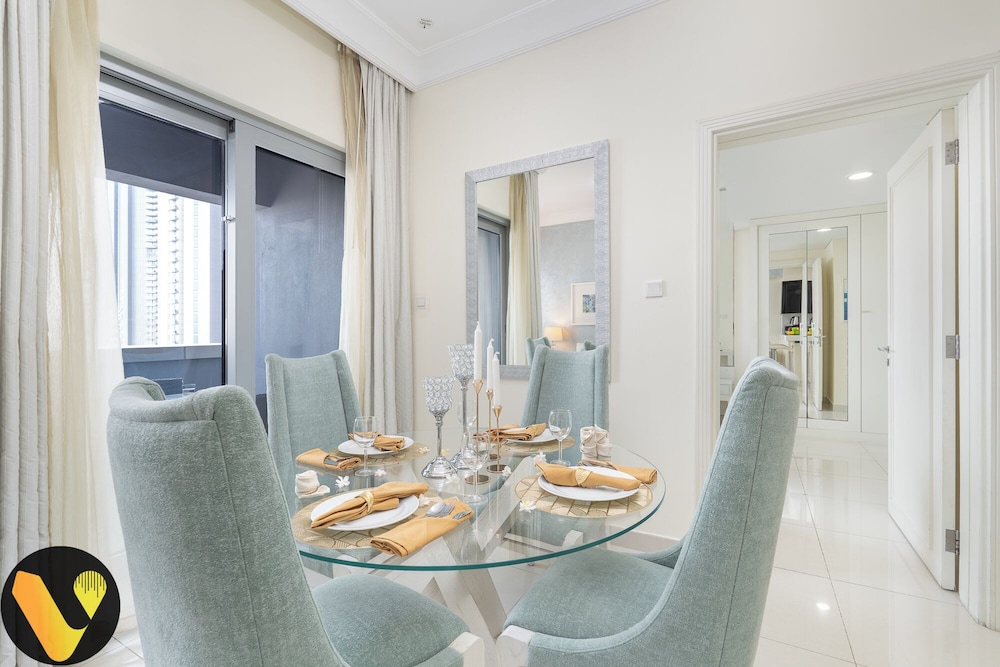 Vogue Stylish Apt Near Dubai Mall & Burj