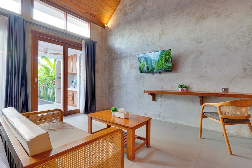 LaLuxe Villa and Residence