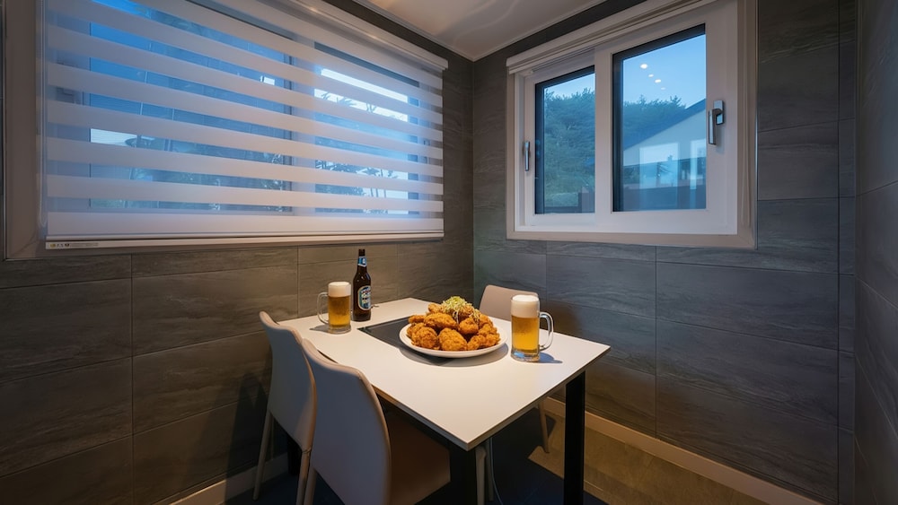 Taean Holy Dog Pool Villa
