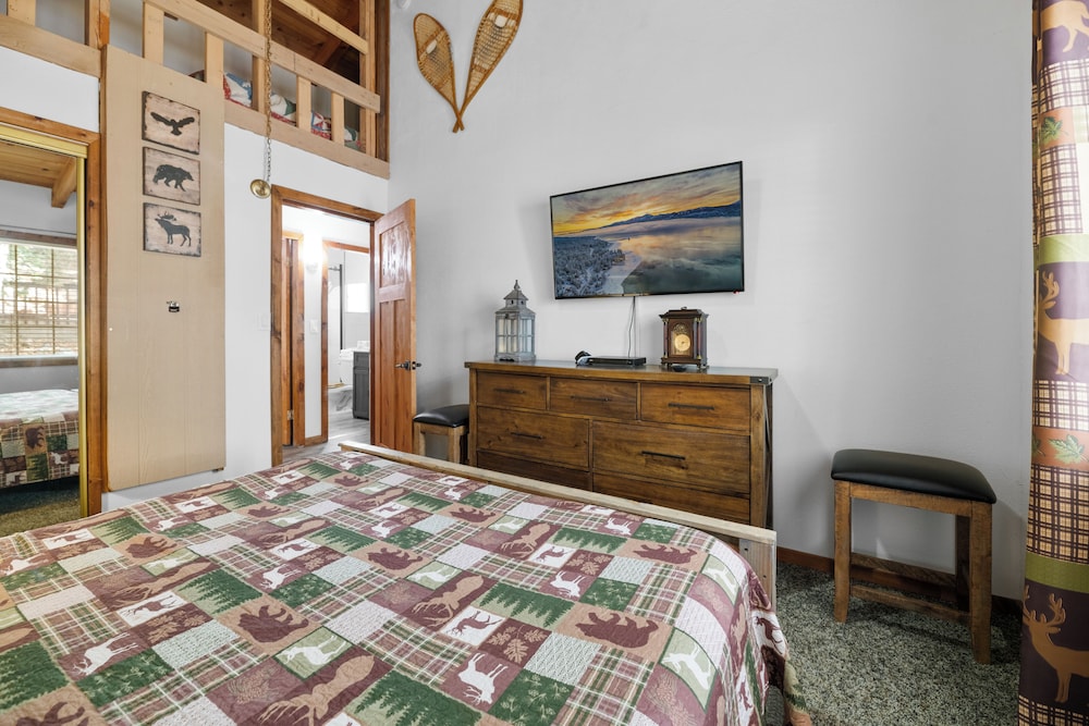 Apple Bear Cottage view 4