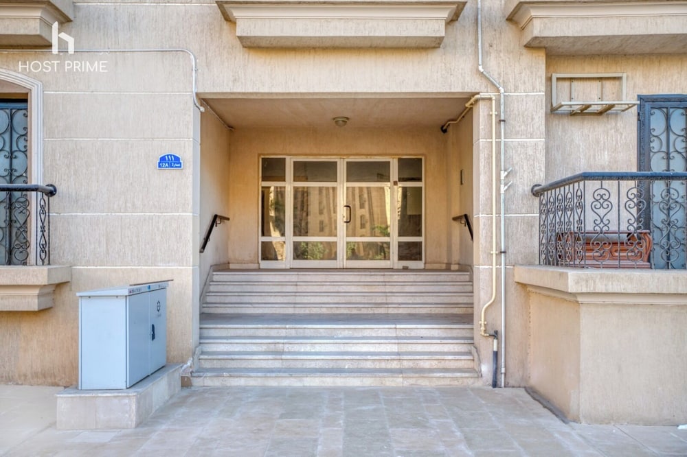 Bright apartment in rehab city