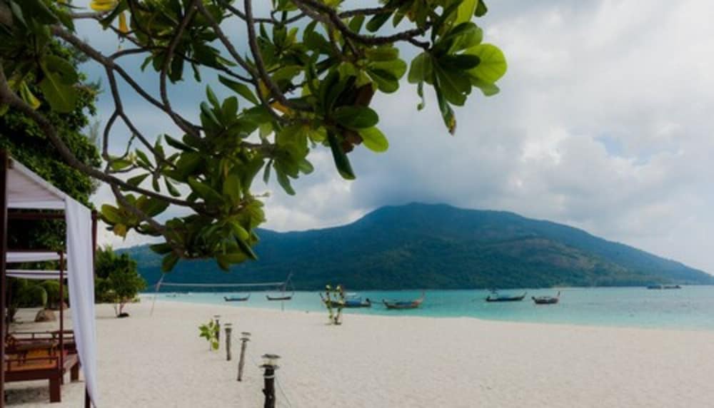 Lipe Beach Resort