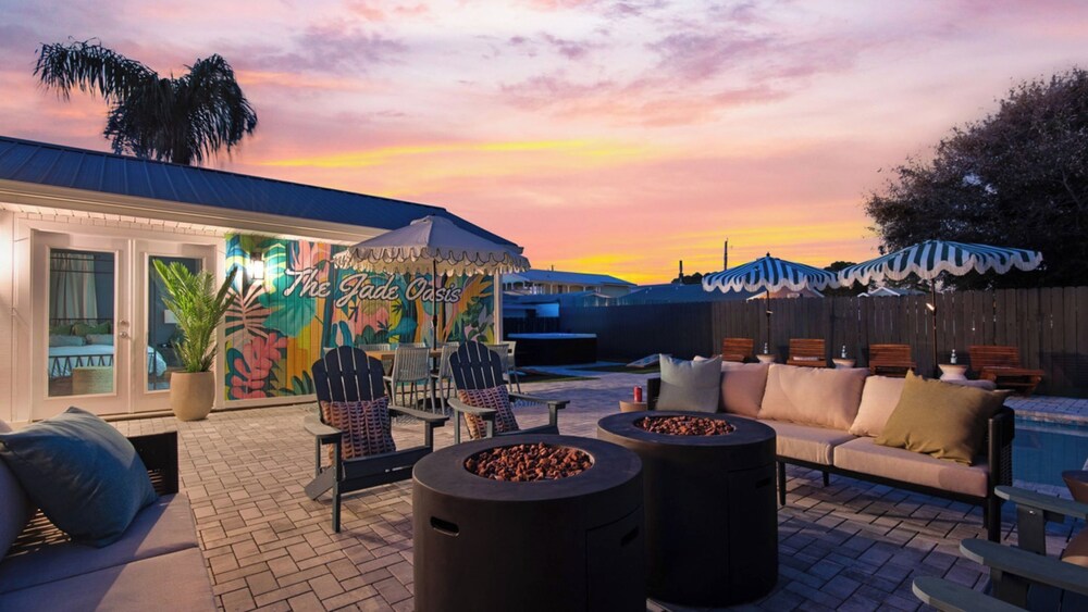 PCB Stay w/ Heated Pool, Hot Tub, Bars, Game Room & Quick Walk to Beach The Jade Oasis by Avantstay