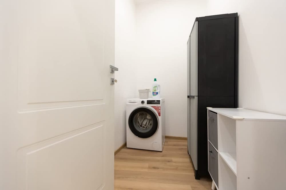 Colosseum Holidays - Three-bedroom Apartment