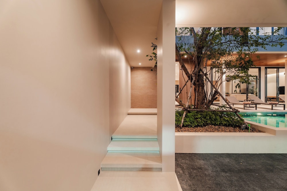 Modern Tropical Pool Villa - Saiyuan