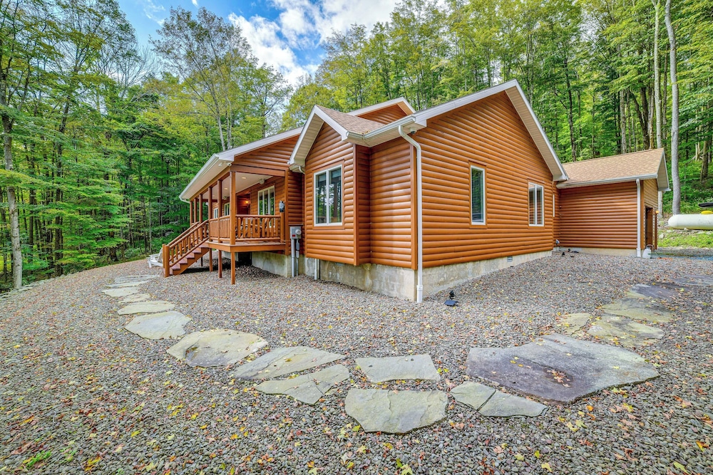 2 Mi to Elk Mountain: Secluded Union Dale Home!