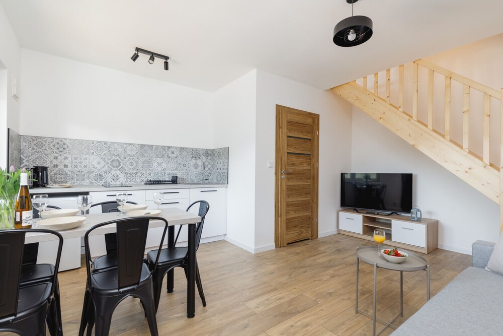 Seaside Escape Apartments by Renters view 5