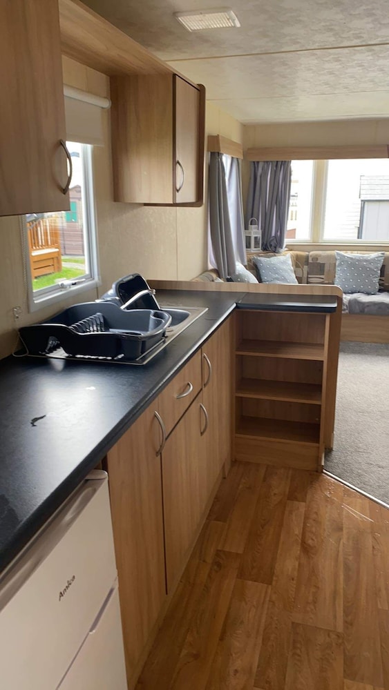 Lovely 3-bed Caravan in Beautiful North Wales view 5