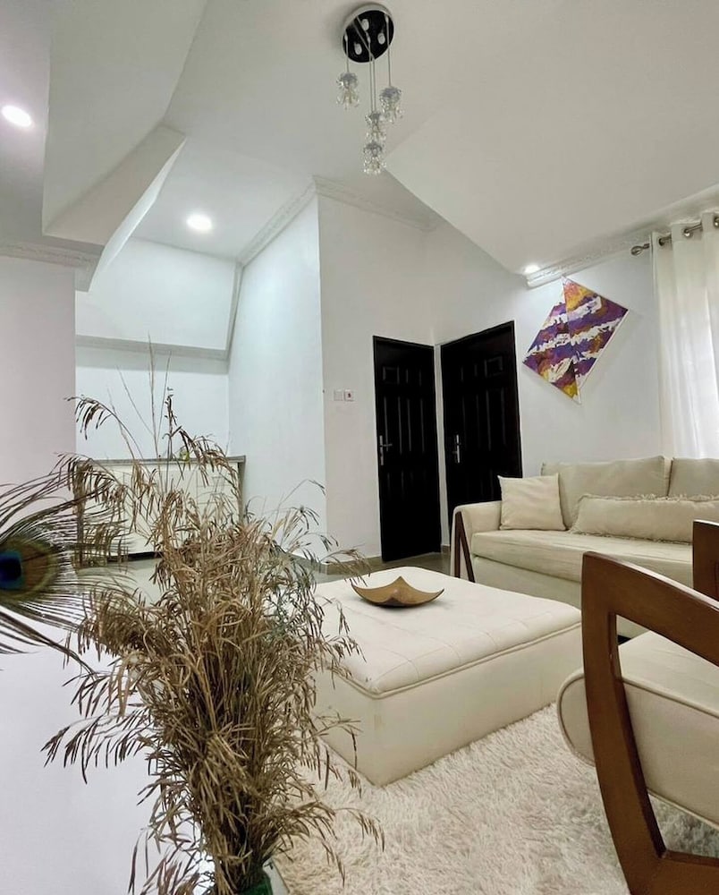 HSH LUXURY APARTMENTS