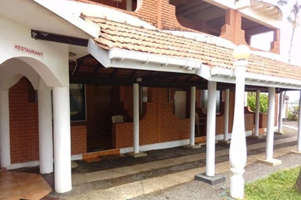 Ninnada Beach Hotel